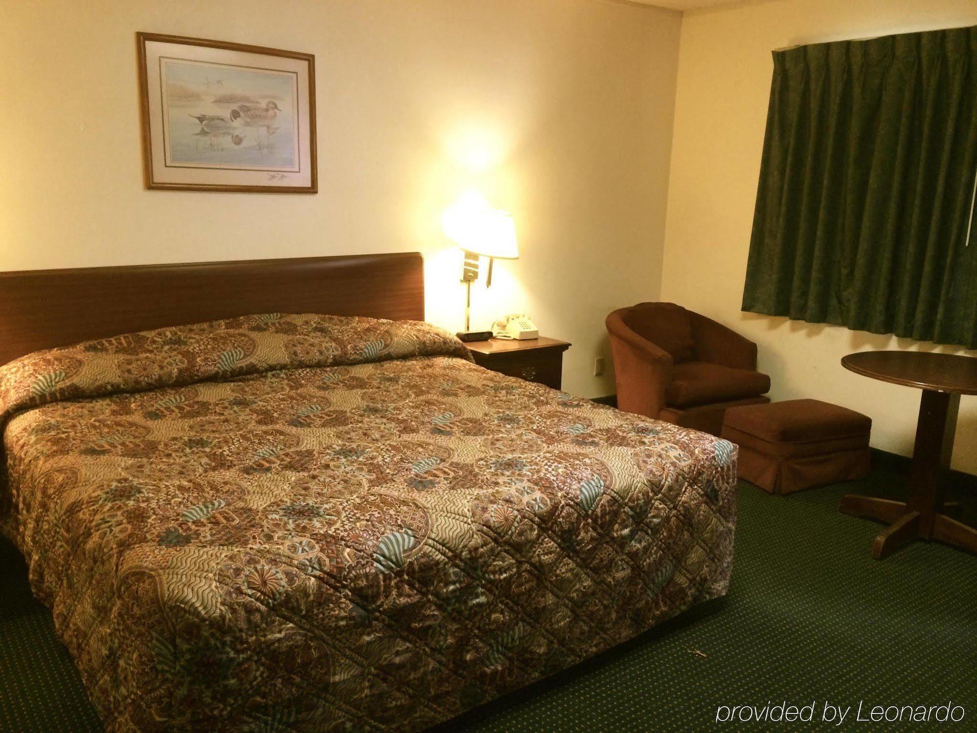 Rapids Inn & Suites Wisconsin Rapids Exterior foto