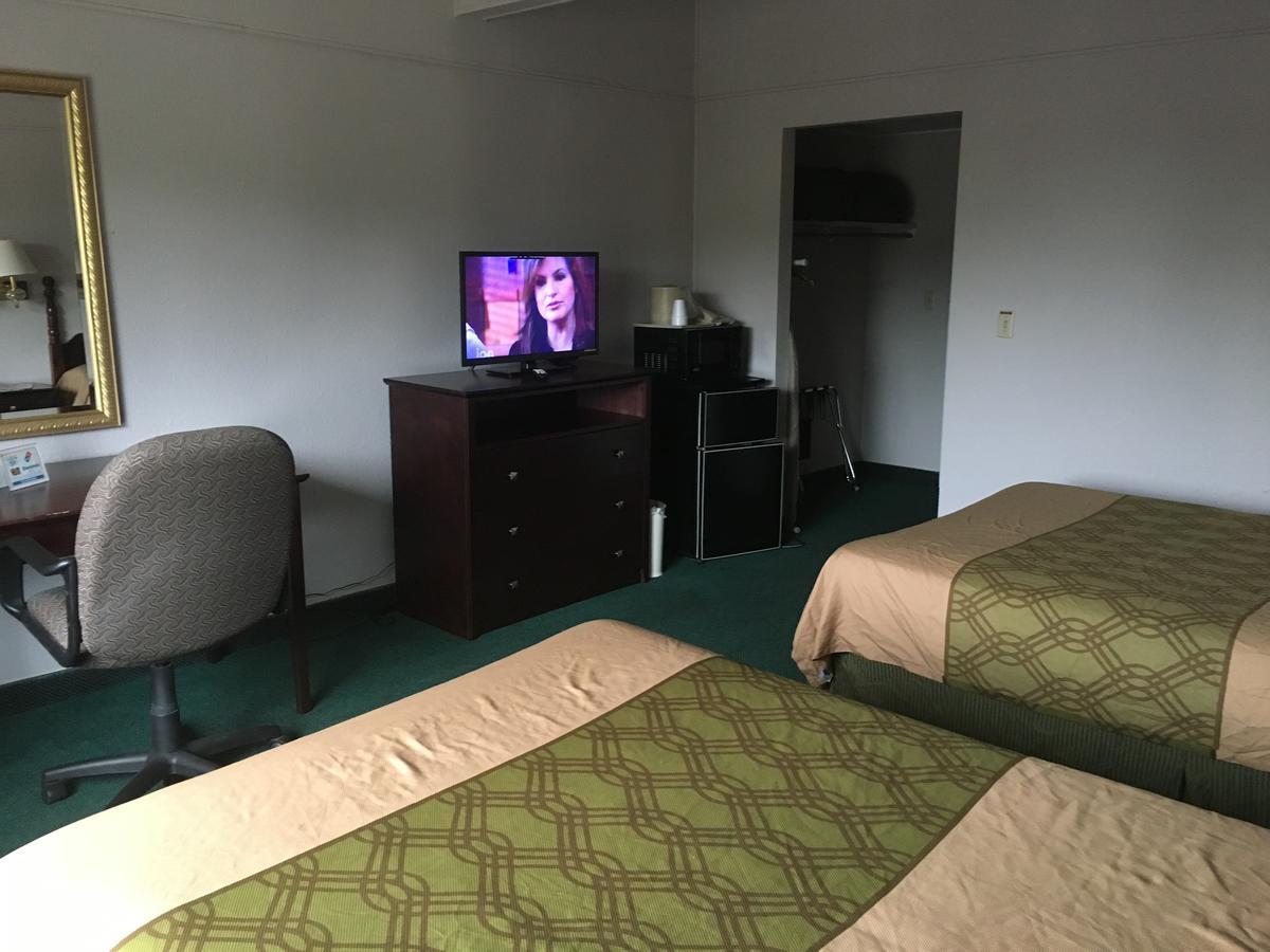 Rapids Inn & Suites Wisconsin Rapids Exterior foto